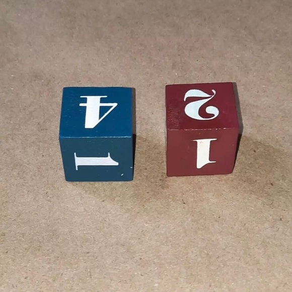 2006 Pirates Of The Caribbean Treasure Hunt DVD Game Replacement Piece WOOD DICE - Picture 7 of 9